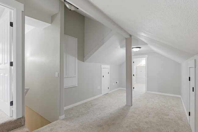 Building Photo - Charming Silverton Home Near Downtown