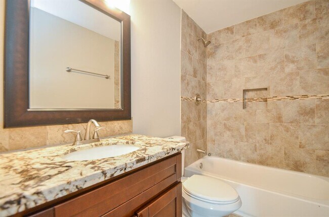 Building Photo - 718 Pine Lodge Dr