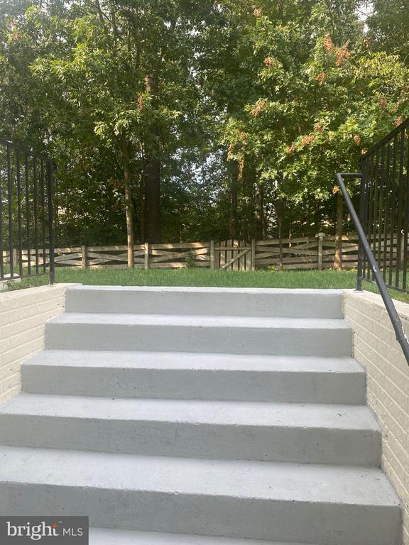 Building Photo - 46938 Colby Ct