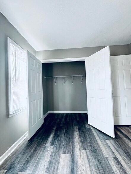 Building Photo - 206 S Keeneland Dr