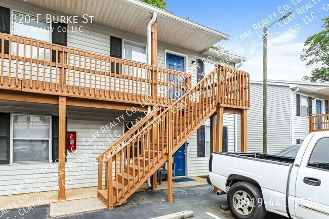 Building Photo - 320 Burke St