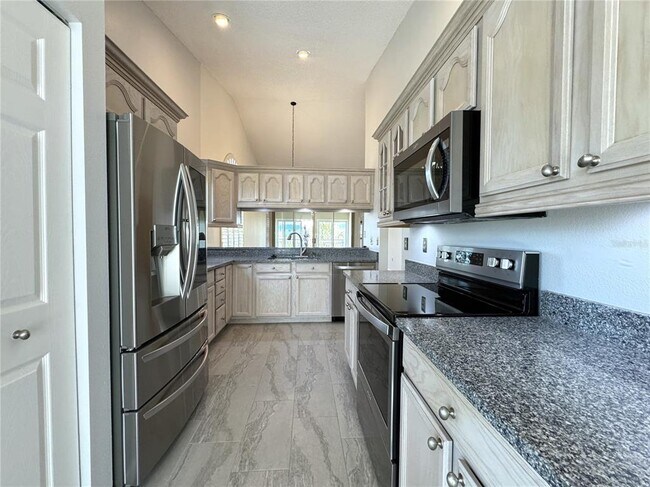 Building Photo - 1005 Pelican Ct