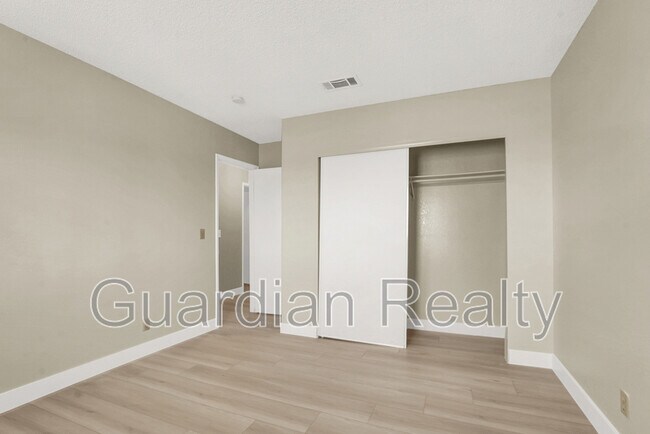 Building Photo - 801 N Major Ave