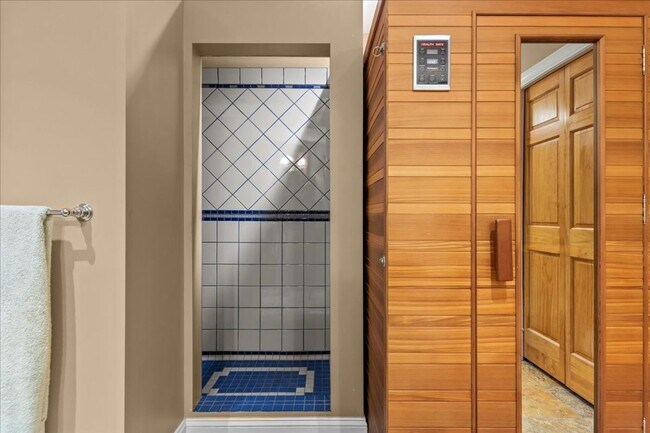 Building Photo - Well-Cared for historic beauty in private setting tucked in the Hill Section