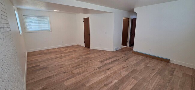 Building Photo - 386 W 1125 N
