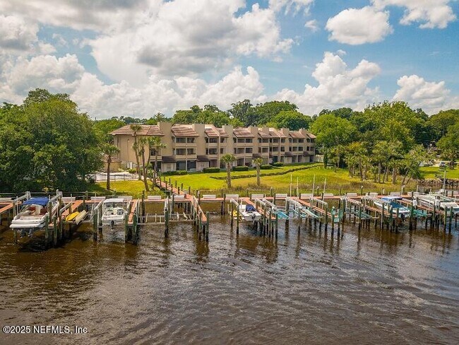Building Photo - 1307 River Hills Cir E