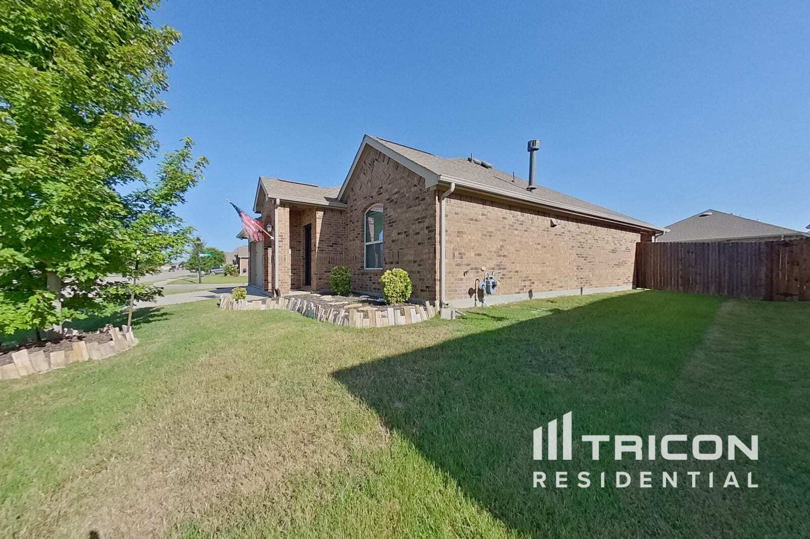 Building Photo - 1214 Cres View Dr