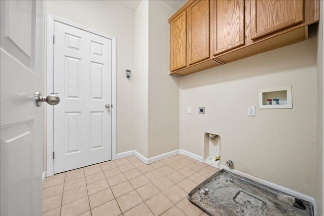 Building Photo - 9615 Harvest View Way