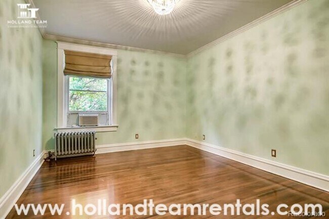 Building Photo - Uptown Capitol Hill - Secure Historic Building with Modern Updates!