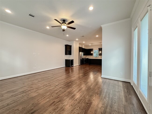 Building Photo - 10 Hermann Park Ct