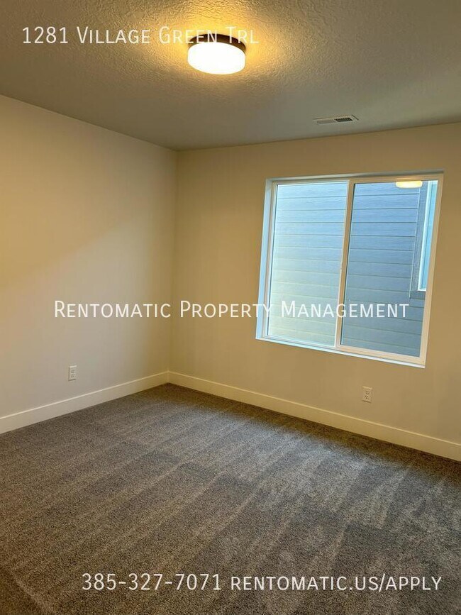Building Photo - 1281 Vlg Grn Trl