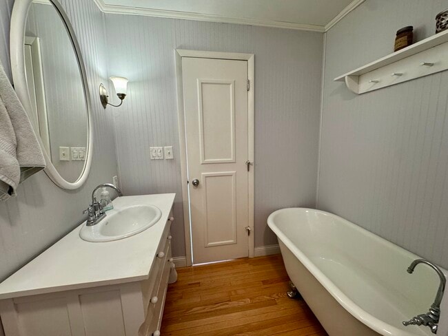 Building Photo - 1535 Monterey Ct