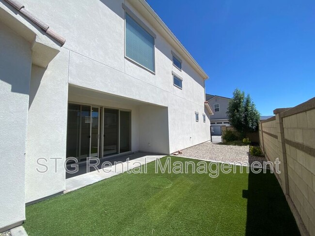 Building Photo - 767 W Scarlet Hill Dr