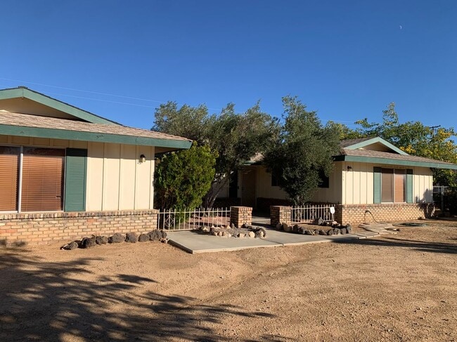 Building Photo - 7555 Victoria Ave