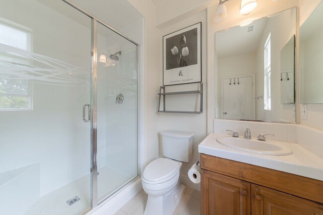 Building Photo - 935 Heron Cir