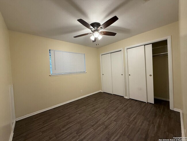 Building Photo - 10104 Ironside Dr