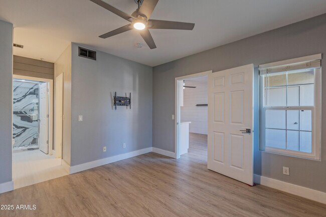 Building Photo - 9450 E Becker Ln