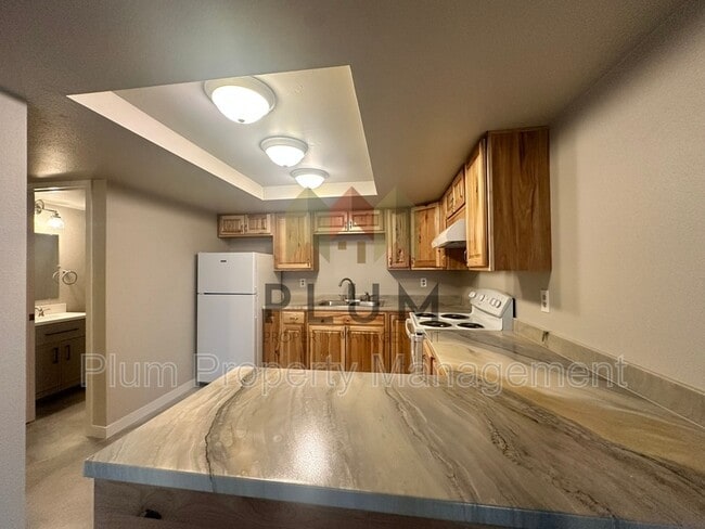 Building Photo - 809 Bulwer St