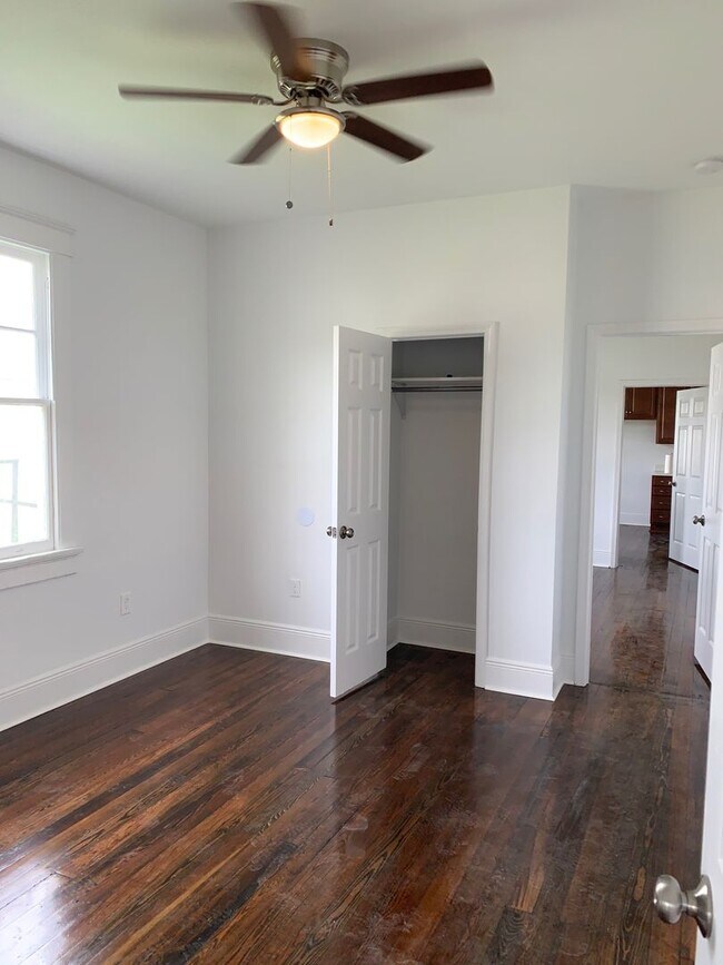 Building Photo - 2709 N Roman St