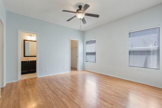 Building Photo - 504 Purple Sage Dr