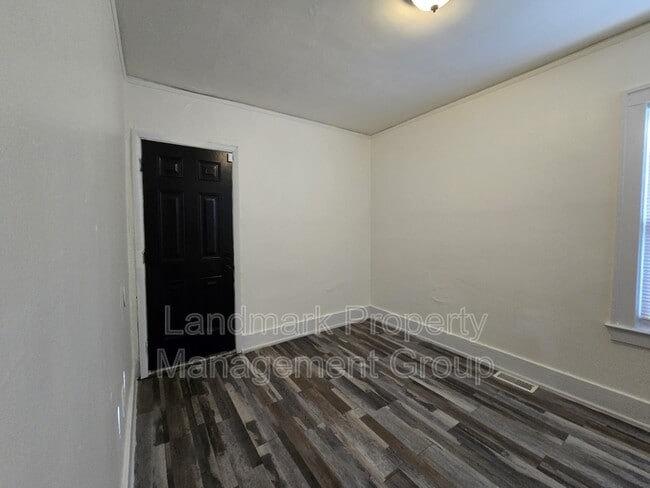 Building Photo - 14400 Rutherford St