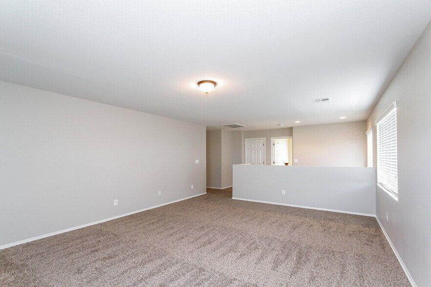 Building Photo - 10527 Peach Creek St
