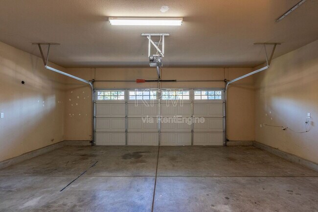 Building Photo - 2537 Plymouth Oaks Ct