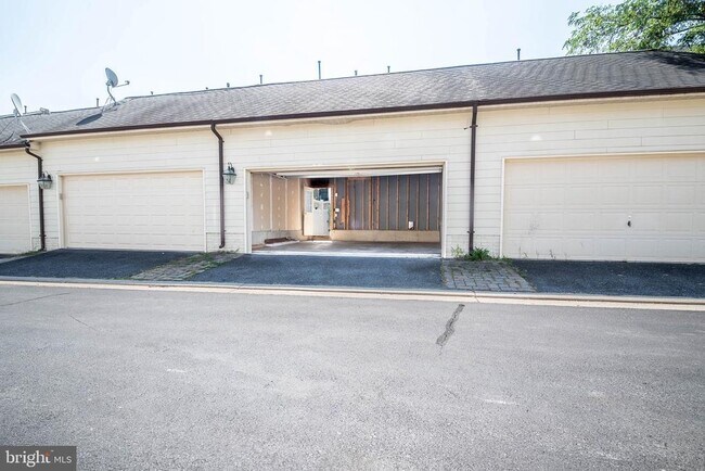 Building Photo - 3842 Sugarloaf Pkwy