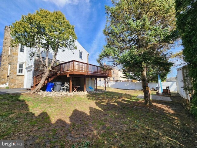 Building Photo - 1156 Garfield Ave