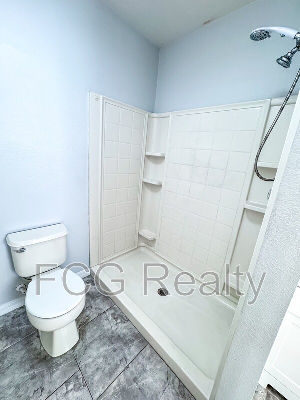 Building Photo - 702 Colville Pl