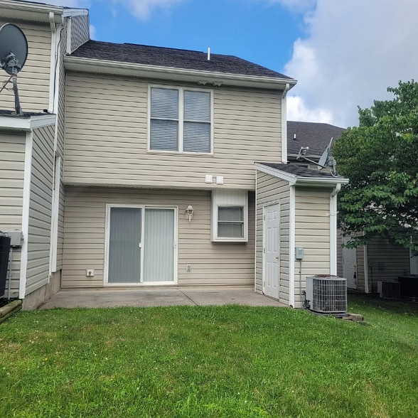 Building Photo - 2405 King Arthurs Ct