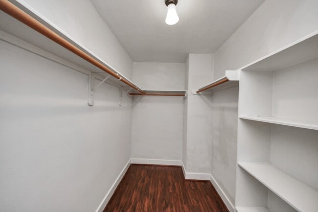 Building Photo - 1536 Kew Garden Dr