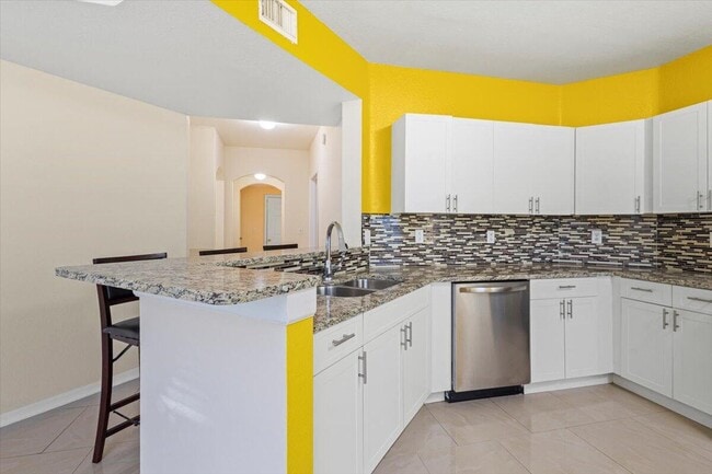 Building Photo - 110 SW Peacock Blvd