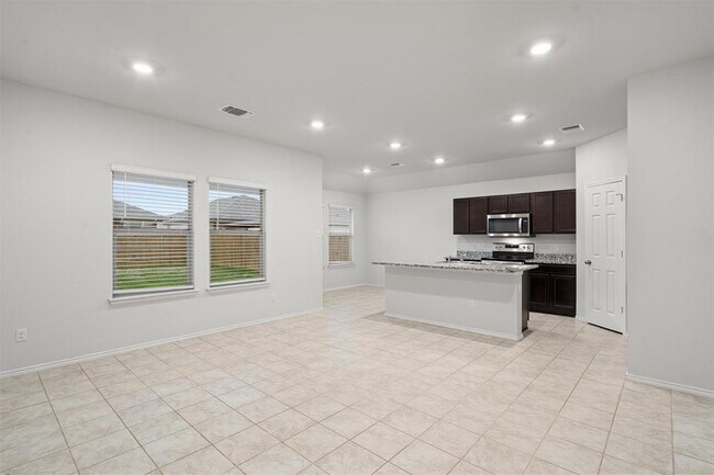 Building Photo - 112 Ragnar Dr