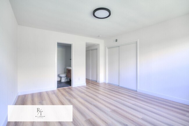 Building Photo - Fully Upgraded Spacious 3-Bedroom Unit in Prime Arcadia Location