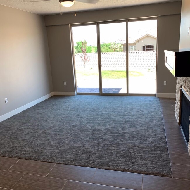 Building Photo - 810 S Dixie Dr