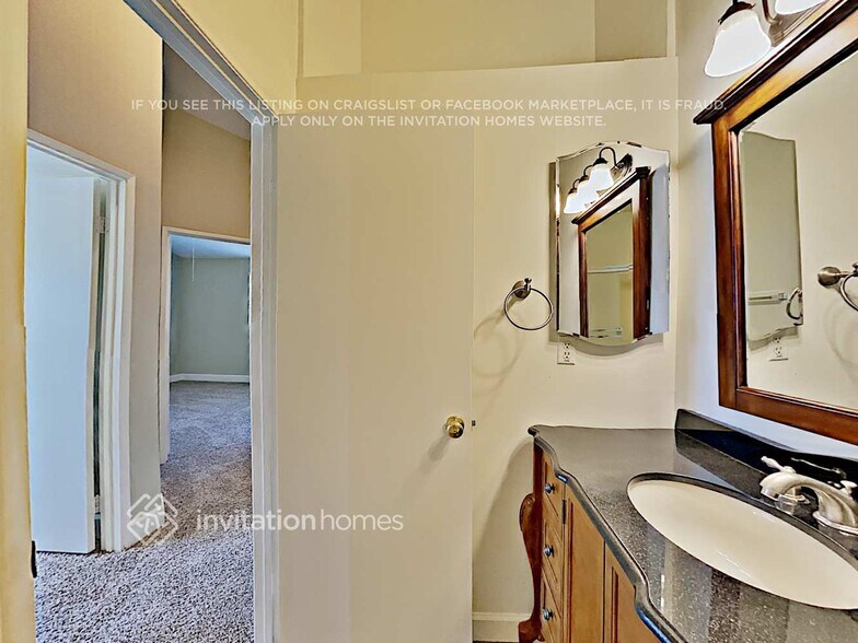 Building Photo - 22842 White Pine Pl