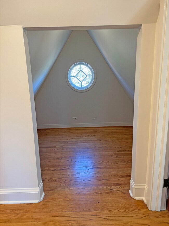 Building Photo - 366 E Wisconsin Ave