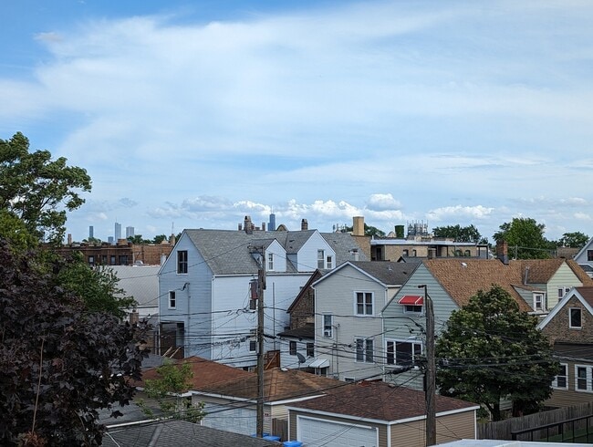 Building Photo - 2657 N St Louis Ave