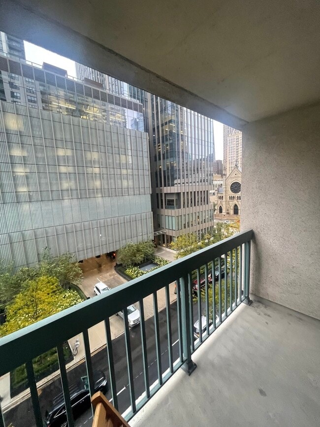 Building Photo - 1 W Superior St