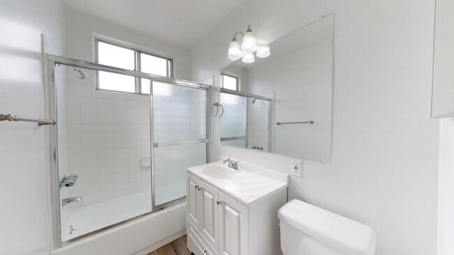 Building Photo - 351 S Manhattan Pl