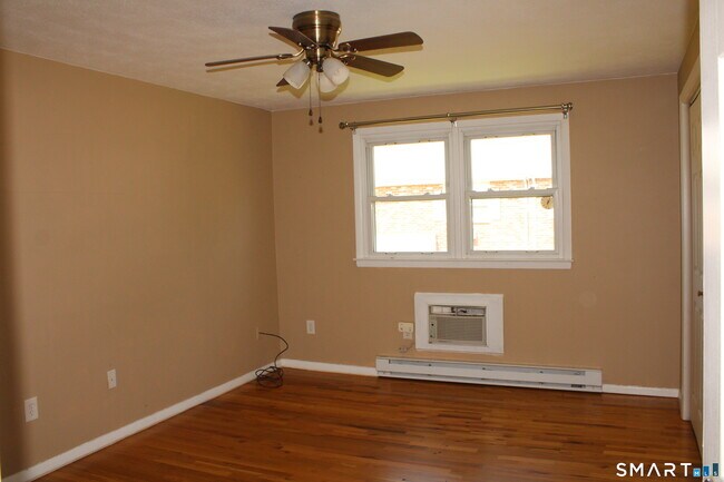 Building Photo - 43 Hiltbrand Rd