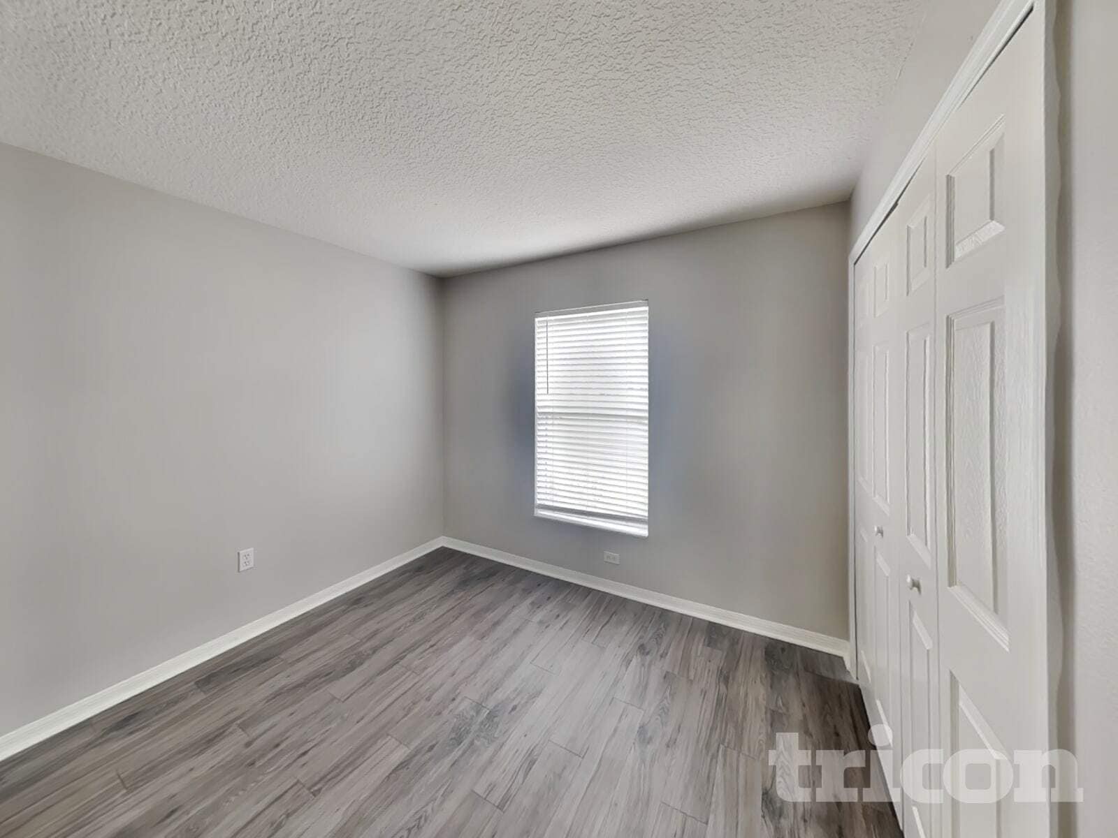 Building Photo - 1090 3rd Ave