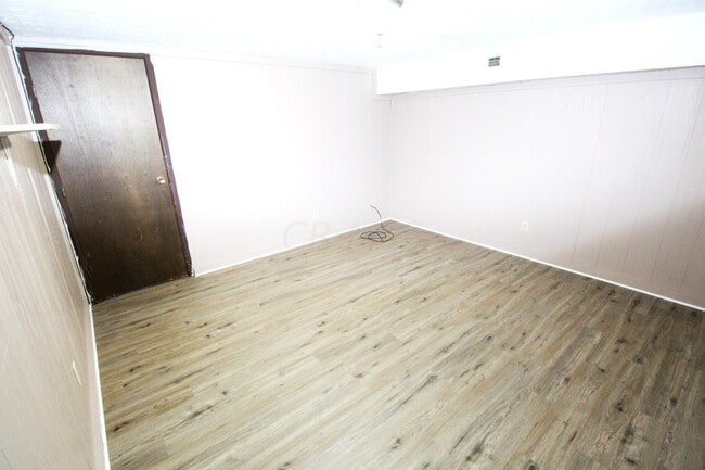 Building Photo - 4825 Dierker Rd