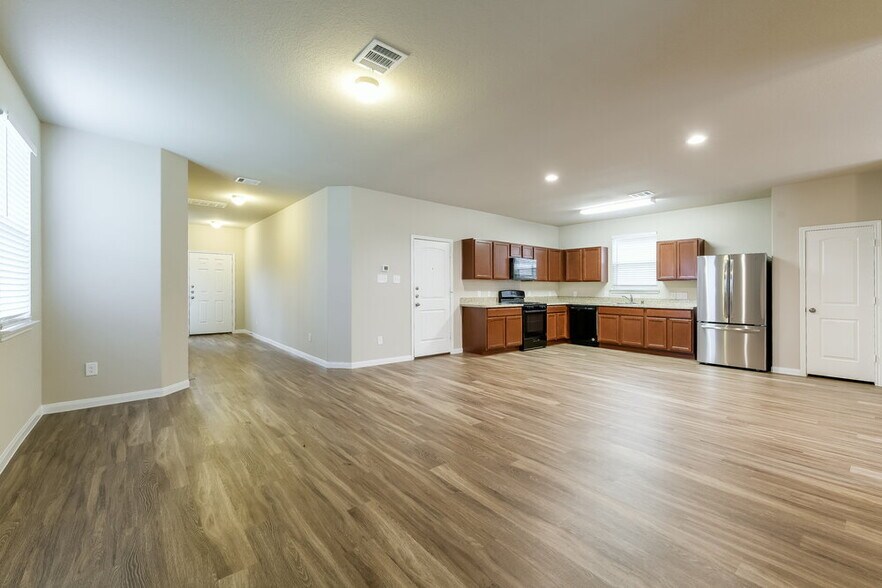 Building Photo - 18606 Cooper Ravine Way