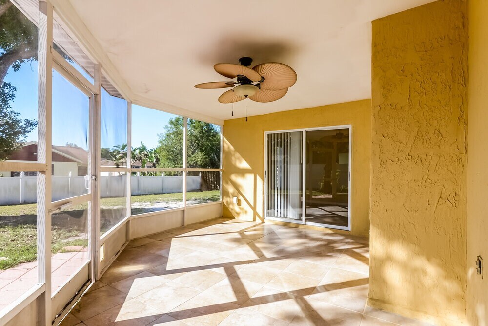 Building Photo - 7220 Bromley Dr