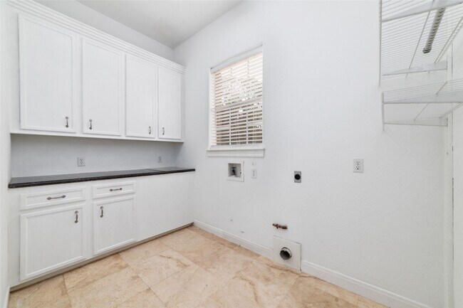 Building Photo - 32610 Whitburn Trail