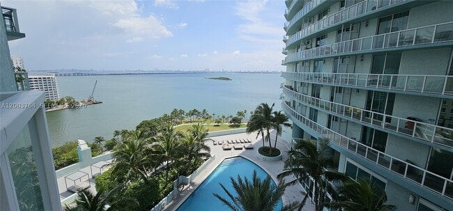 Building Photo - 1900 N Bayshore Dr