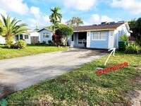 Building Photo - 7904 Venetian St