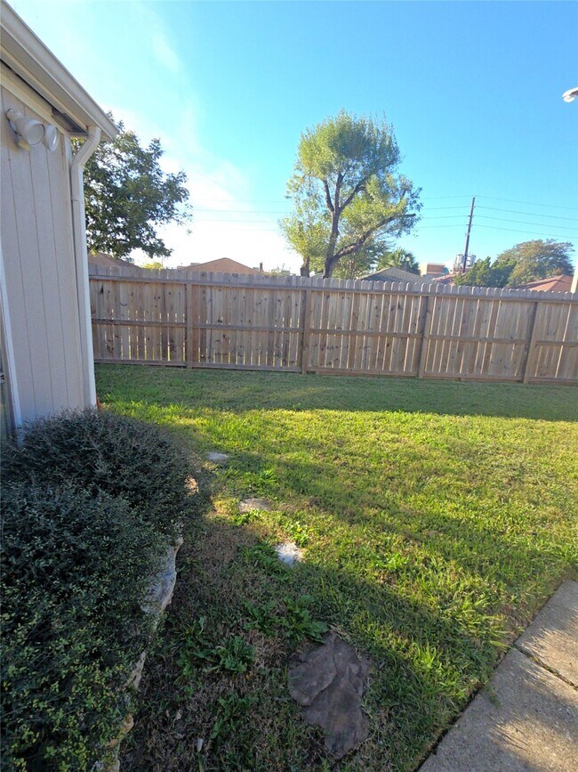 Building Photo - 10935 Indian Vista Dr